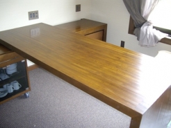 某ﾎﾃﾙ内家具テーブル改修工事完成